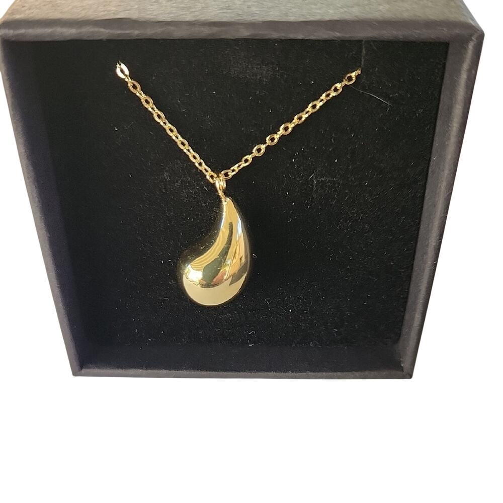 Nic & Syd Elegant Gold Tone Teardrop Pendant Necklace New In Box